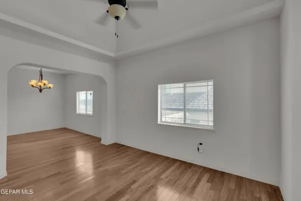 5992 OJO DE AGUA DR, El Paso, TX 79912