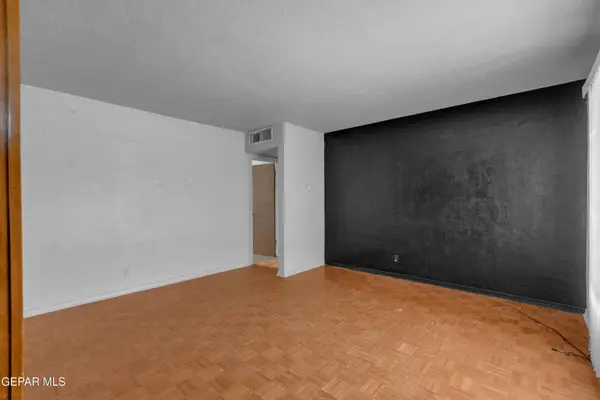 261 S MARYLAND ST, El Paso, TX 79905