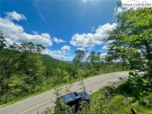 255/256 Grouse Moor DR, Sugar Mountain, NC 28604