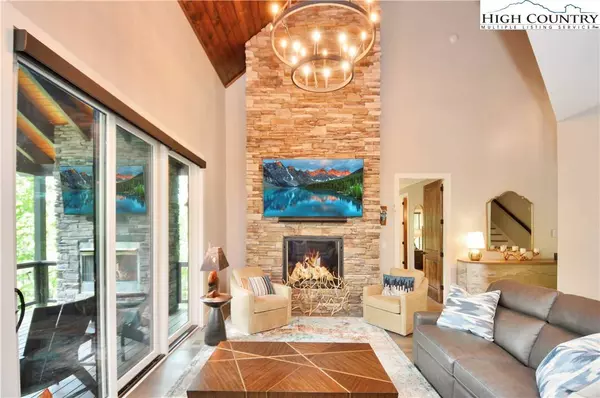 1736 Twin Rivers DR, Boone, NC 28607