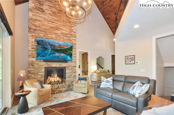 1736 Twin Rivers DR, Boone, NC 28607