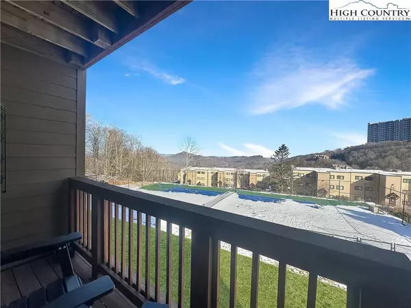 101 Sugar Ski DR #114, Sugar Mountain, NC 28604