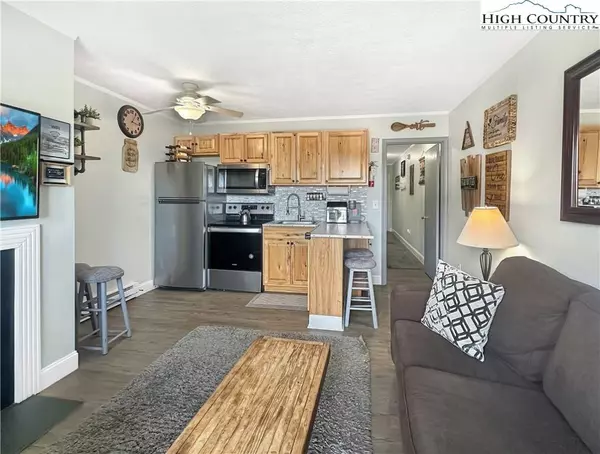 101 Sugar Ski DR #114, Sugar Mountain, NC 28604