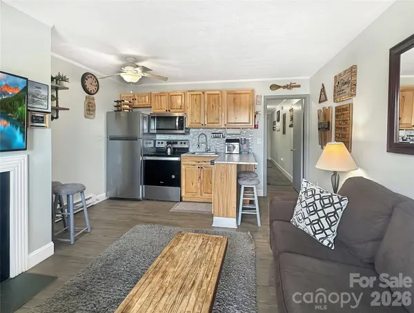 101 Sugar Ski DR, Sugar Mountain, NC 28604