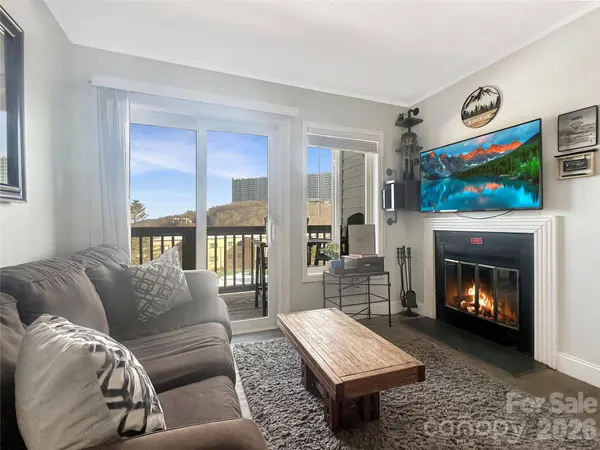 101 Sugar Ski DR, Sugar Mountain, NC 28604