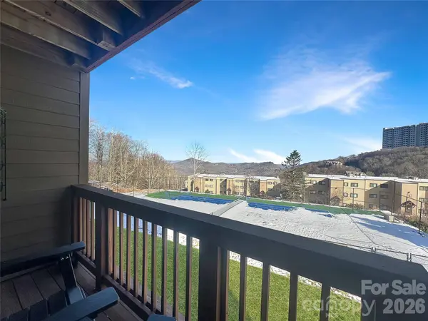 101 Sugar Ski DR, Sugar Mountain, NC 28604