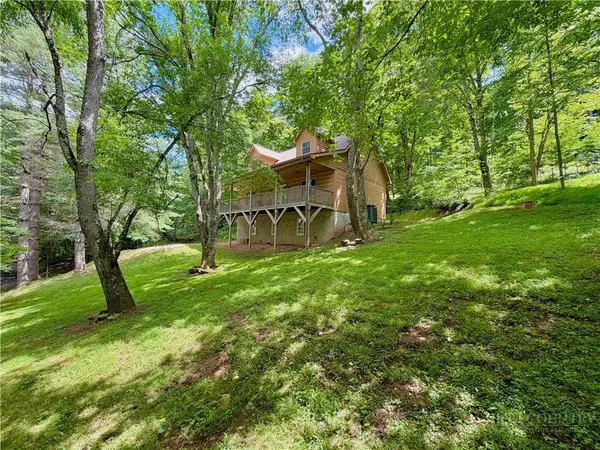 219 Red Maple LN, Boone, NC 28607