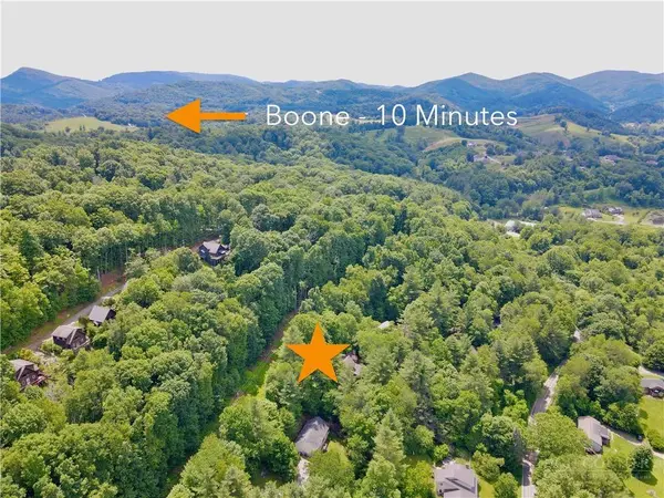 219 Red Maple LN, Boone, NC 28607