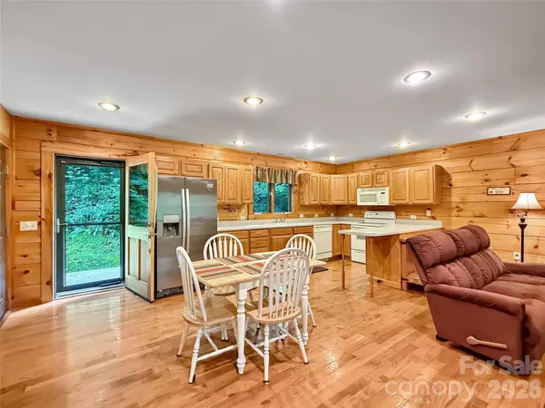 219 Red Maple LN, Boone, NC 28607