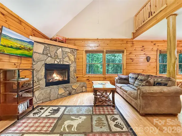 321 Grays Shadow LN, Banner Elk, NC 28604