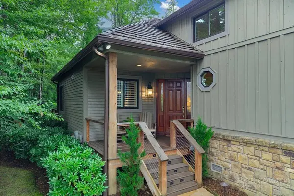 62 Crestview LN, Banner Elk, NC 28604