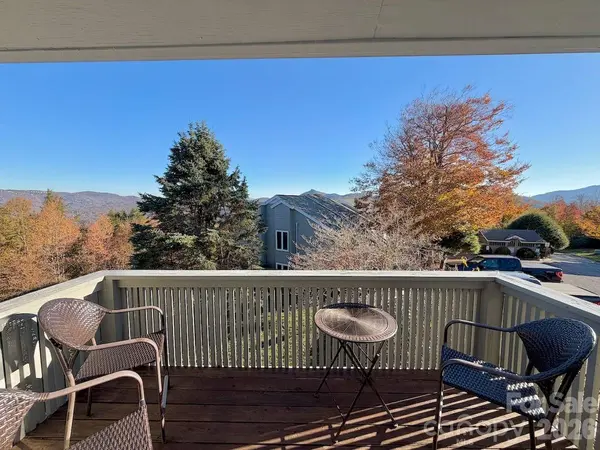 367 Skyleaf DR #D12, Sugar Mountain, NC 28604