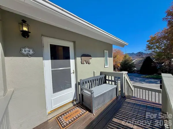 367 Skyleaf DR #D12, Sugar Mountain, NC 28604