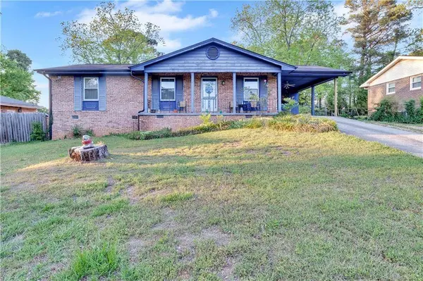 2568 Burkshire RD, Ellenwood, GA 30294