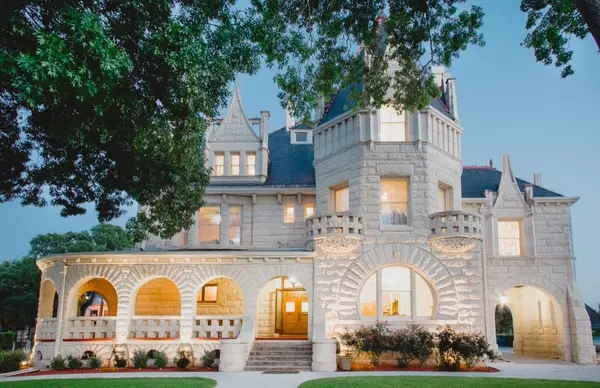 One Of San Antonio's Most Iconic Wedding Venues Is Now On The Market
