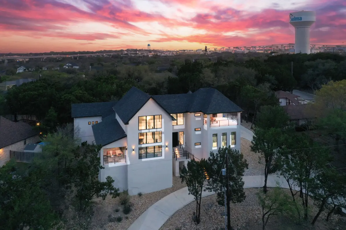 8024 Alton Blvd, Selma, TX 78154-3301