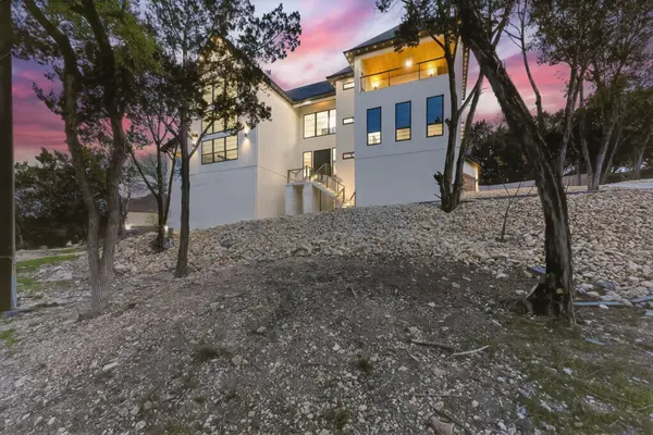 8024 Alton Blvd, Selma, TX 78154-3301