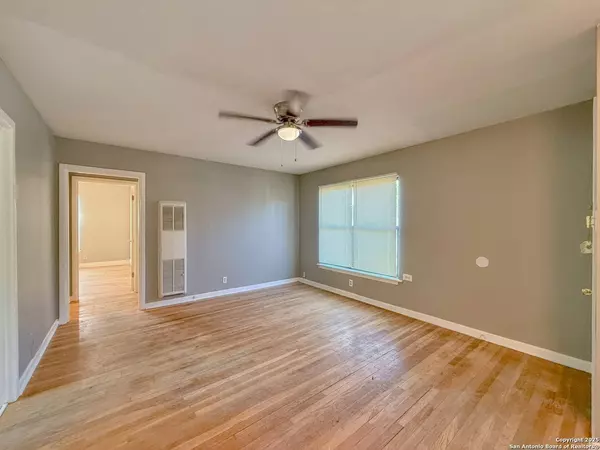 239 AMADOR, San Antonio, TX 78218-1803