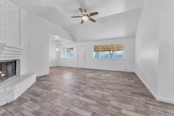 2400 Cedar Ln, Schertz, TX 78154