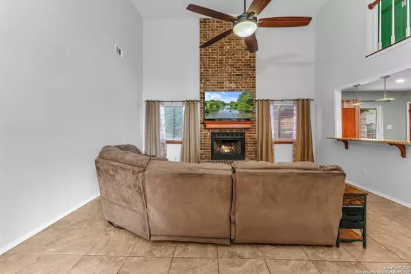 7801 BOVIS CT, Live Oak, TX 78233-2642