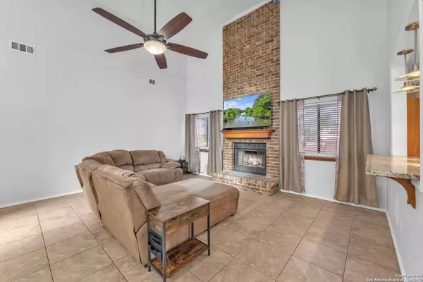 7801 BOVIS CT, Live Oak, TX 78233-2642