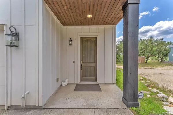 2488 Waterfront Park Dr, Canyon Lake, TX 78133