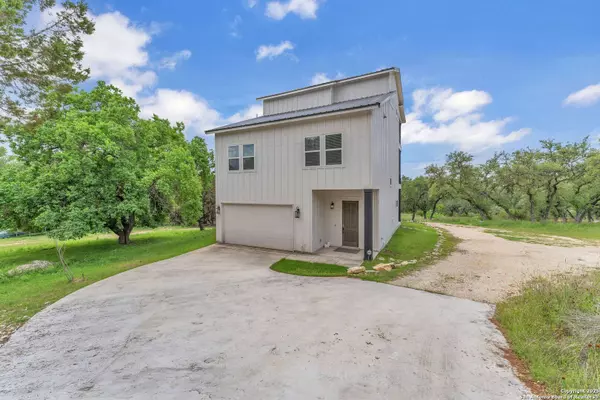 2488 Waterfront Park Dr, Canyon Lake, TX 78133