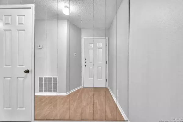 4212 Medical UNIT 1705, San Antonio, TX 78229