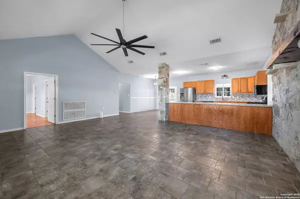 3557 Fm 1346, La Vernia, TX 78121