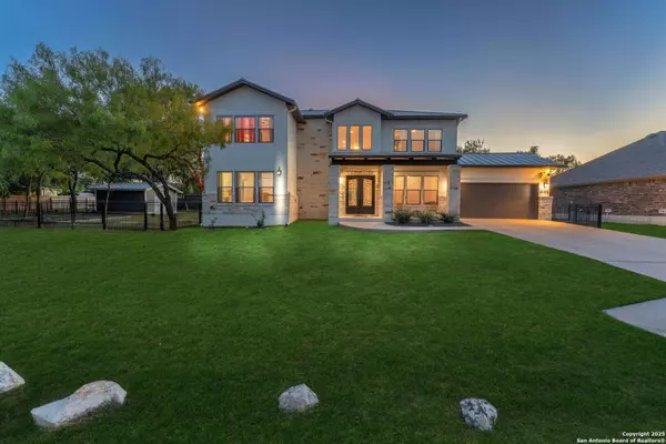 15513 Hill Ln, Selma, TX 78154