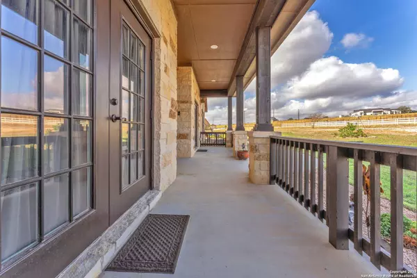 233 Scenic Hills, La Vernia, TX 78121