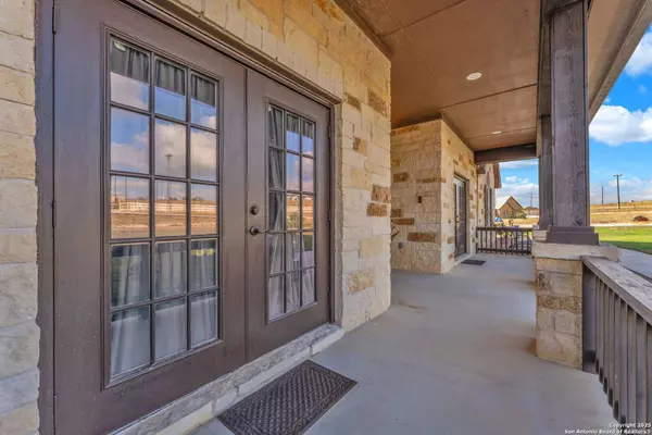 233 Scenic Hills, La Vernia, TX 78121