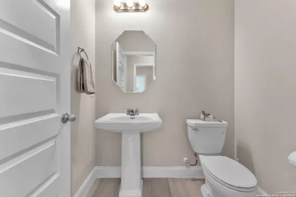 4174 Garden Path, Marion, TX 78124