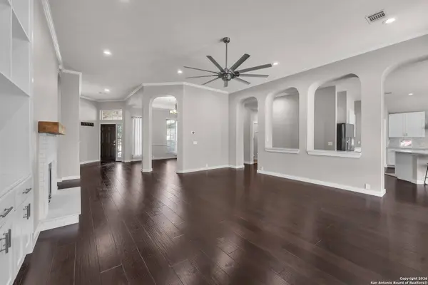 918 Steubing Oaks, San Antonio, TX 78258