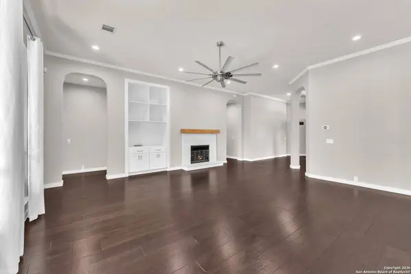 918 Steubing Oaks, San Antonio, TX 78258