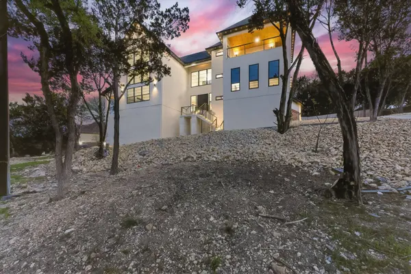 8024 Alton Blvd, Selma, TX 78154-3301