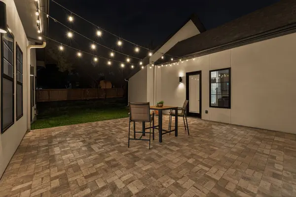 8024 Alton Blvd, Selma, TX 78154-3301