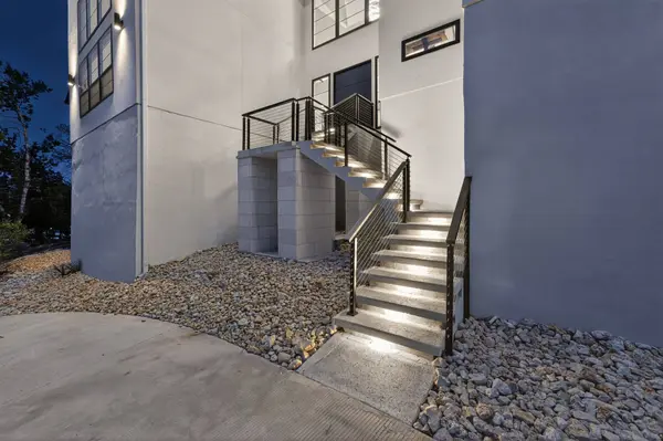 8024 Alton Blvd, Selma, TX 78154-3301