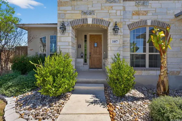 107 Lilly Blf, Castroville, TX 78009