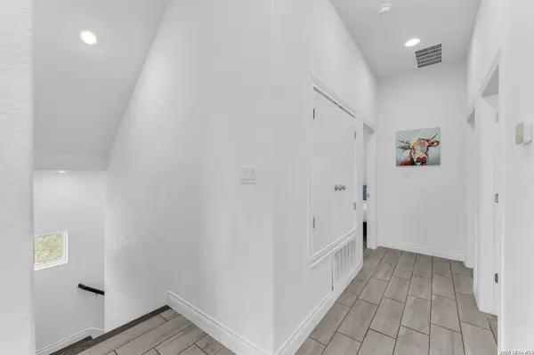 2488 Waterfront Park, Canyon Lake, TX 78133