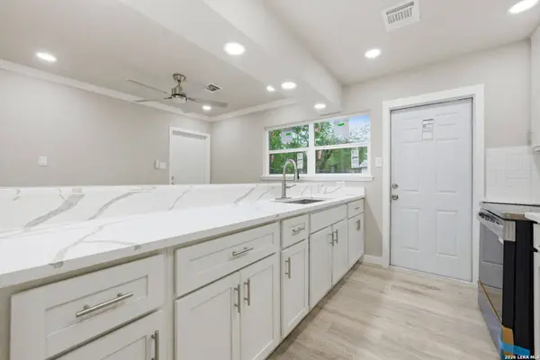 221 Park, Universal City, TX 78148