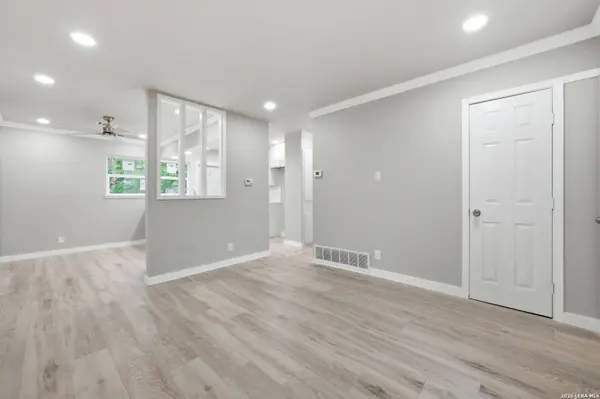 221 Park, Universal City, TX 78148