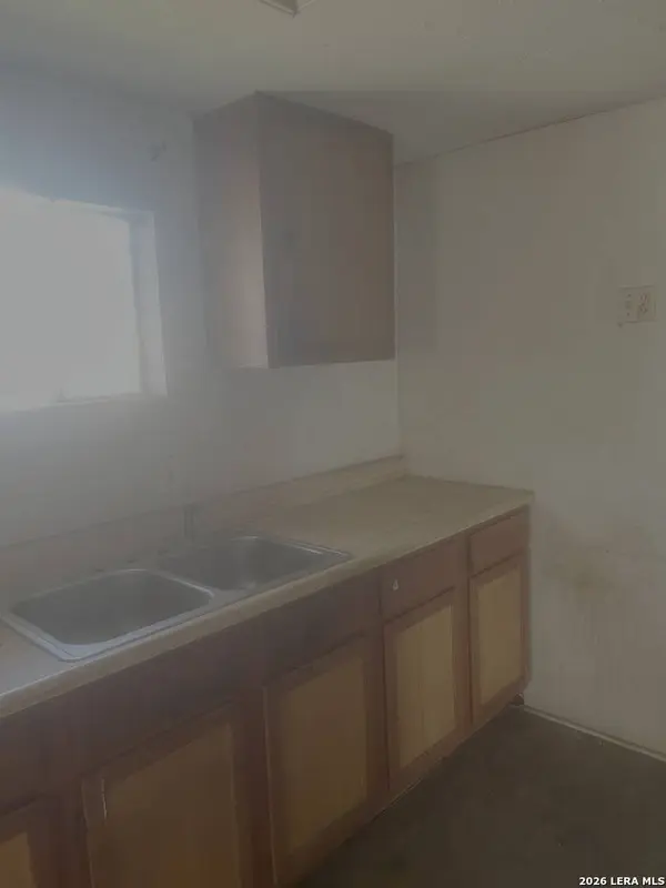 7215 GREEN OAK PL, San Antonio, TX 78221