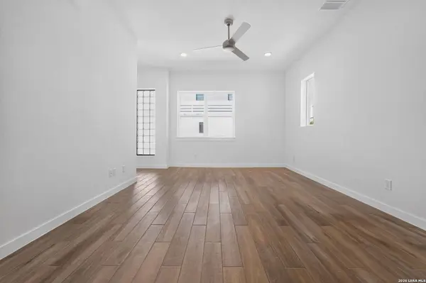 1735 Gramercy Pl UNIT 302, San Antonio, TX 78201
