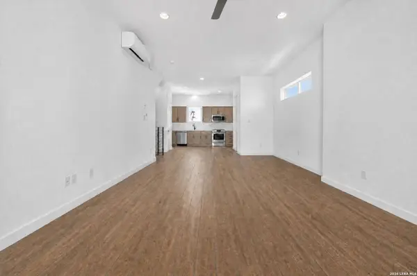 1735 Gramercy Pl UNIT 301, San Antonio, TX 78201