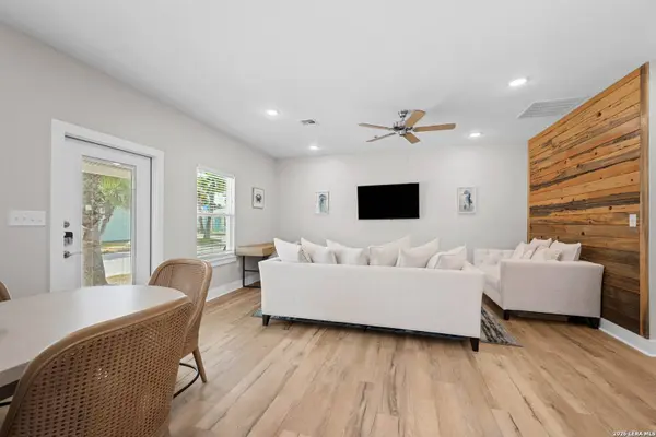 2121 Fm 3036, Rockport, TX 78382