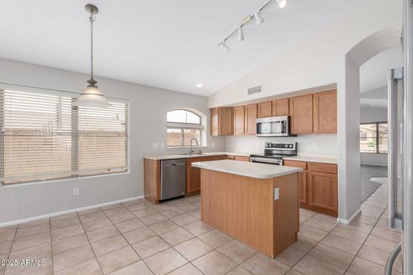 10225 W COUNTRY CLUB Trail, Peoria, AZ 85383