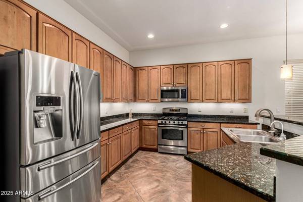 12702 W DOVE WING Way, Peoria, AZ 85383