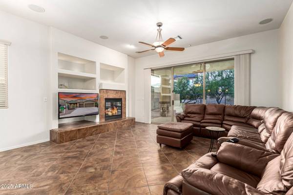 12702 W DOVE WING Way, Peoria, AZ 85383