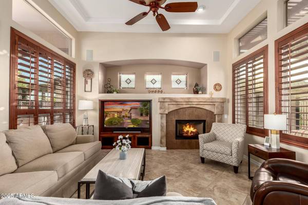 12701 W DALE Lane, Peoria, AZ 85383